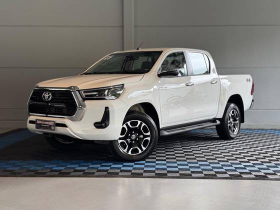 TOYOTA HILUX 2.8 D-4D TURBO DIESEL CD SRV 4X4 AUTOMÁTICO